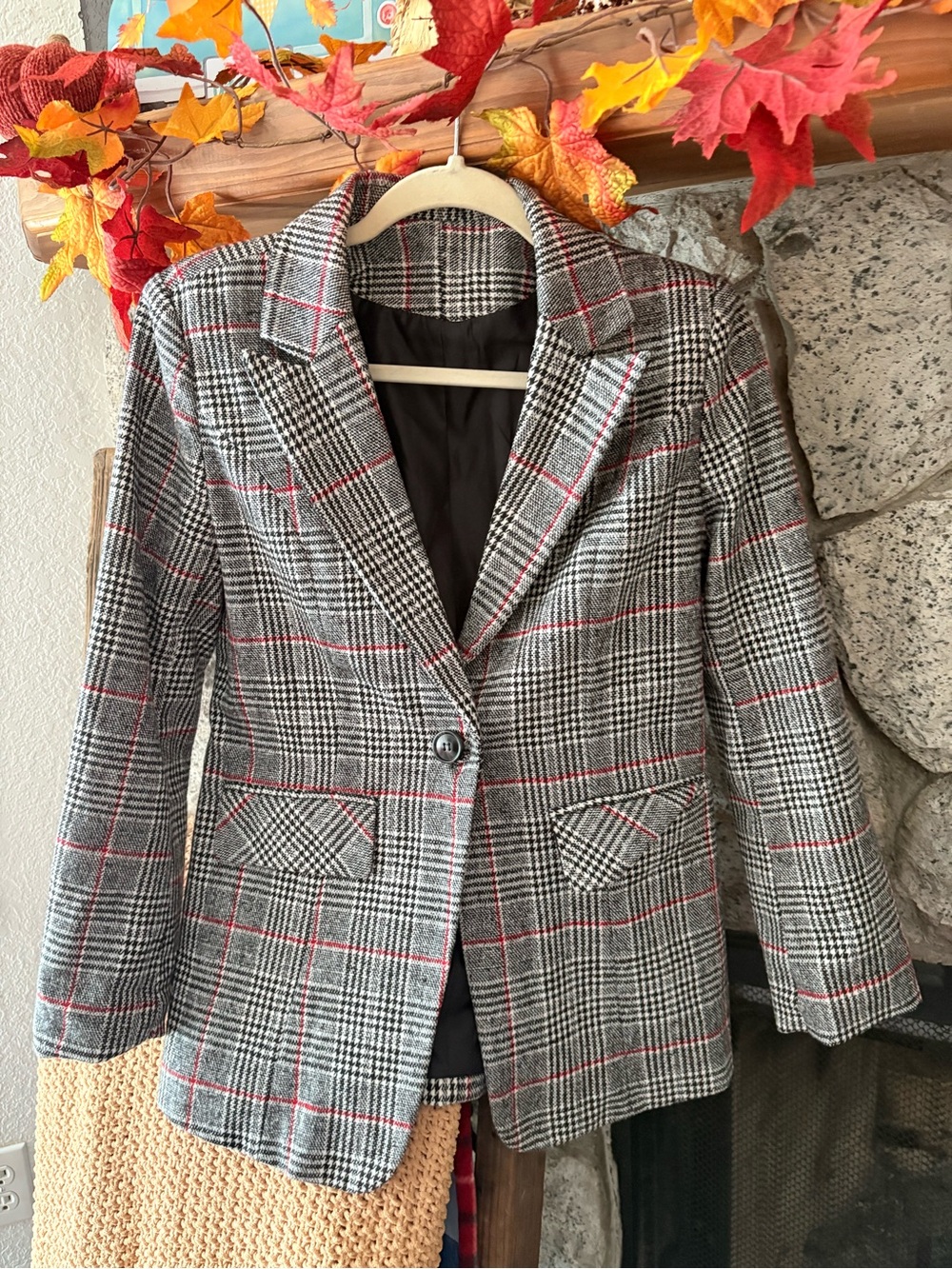 Classic Women's Grey Glen Plaid Blazer with Red Windowpane